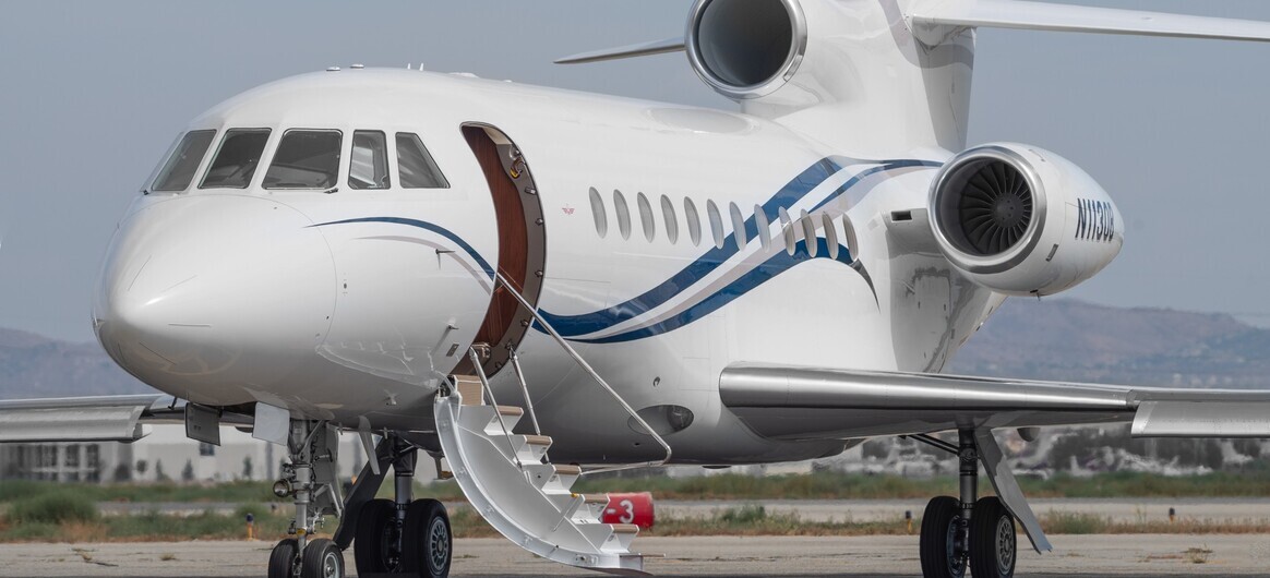 Falcon 900EX EASy on runway