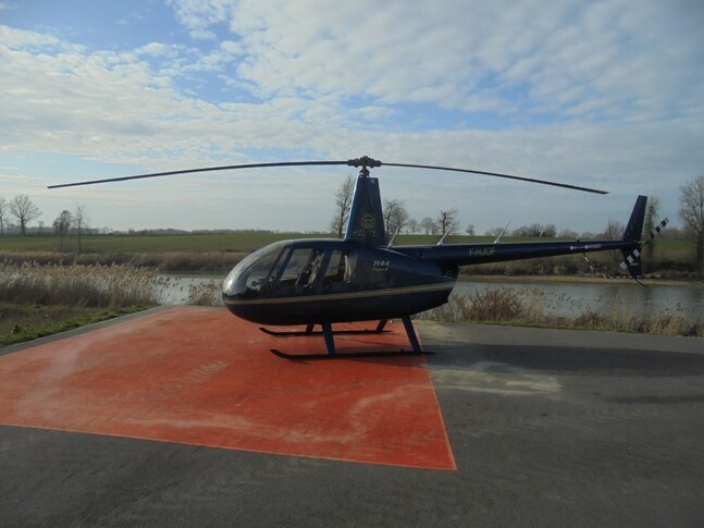 Robinson R44 Raven II Exterior