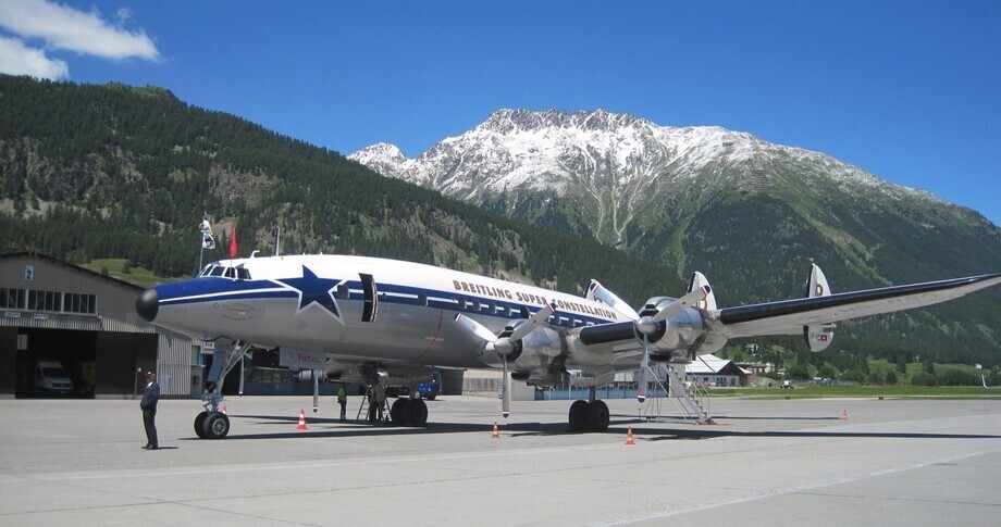 Lockheed L-1049 Super Constellation Exterior