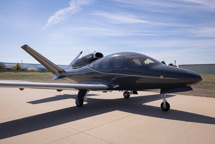 Cirrus Vision SF50 Exterior