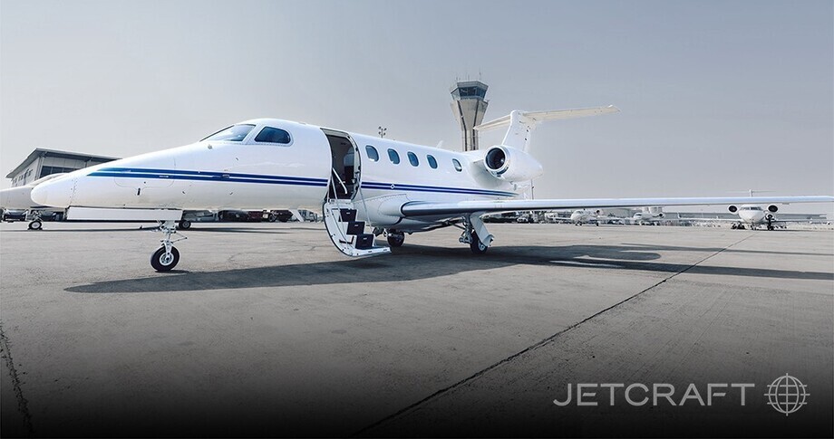 Embraer Phenom 300 Exterior