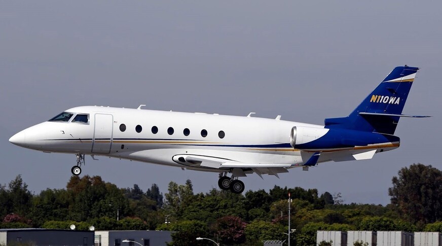 Gulfstream G200 In the sky