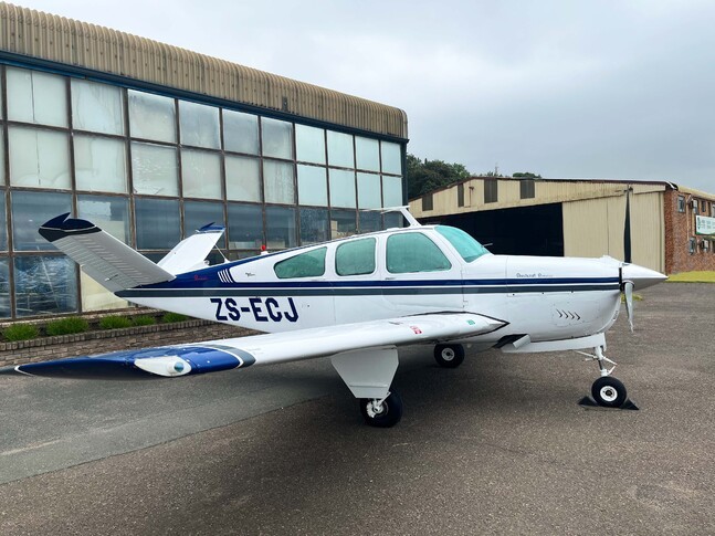 Beechcraft V35 Bonanza Exterior