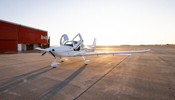 Cirrus SR20 Exterior