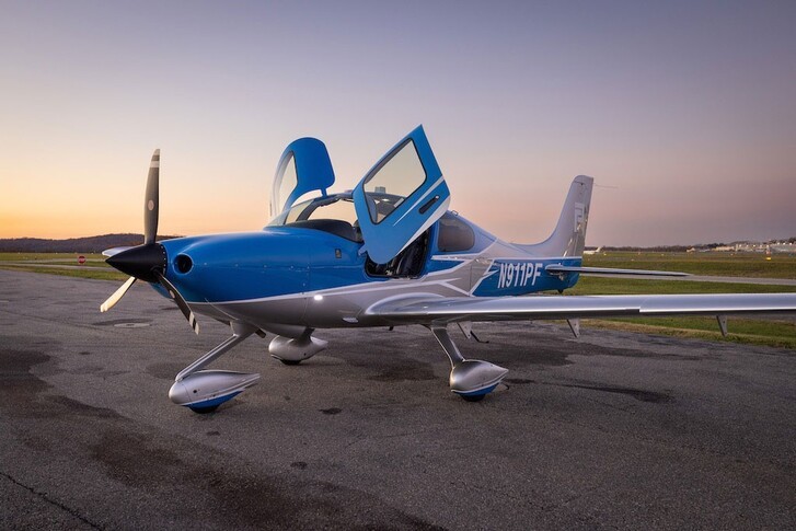 Cirrus SR20 G6 Exterior