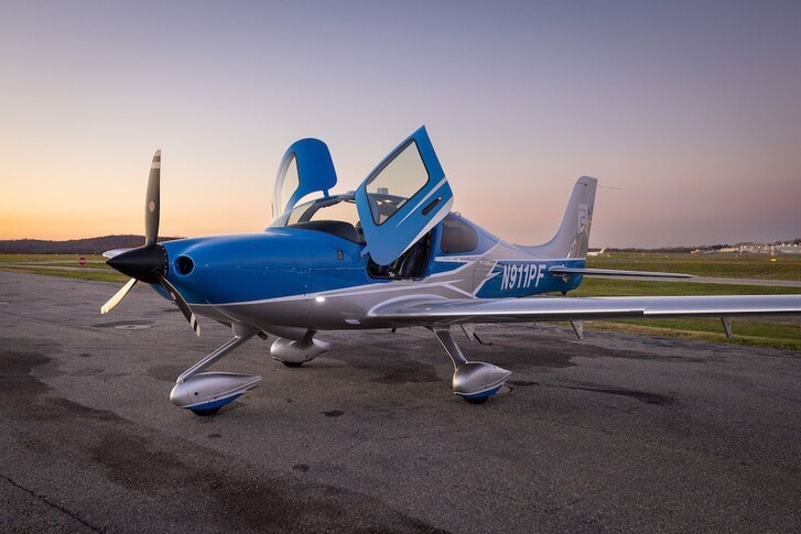 Cirrus SR20 G6 Exterior