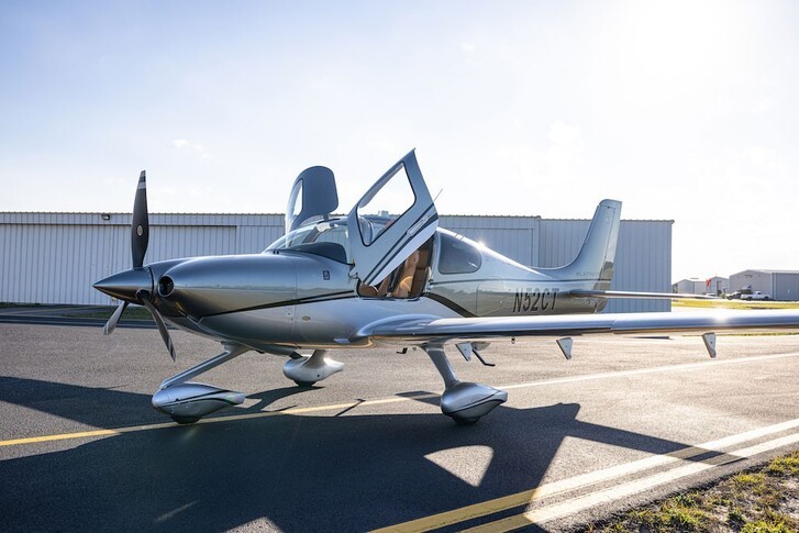 Cirrus SR22T G6 GTS Exterior