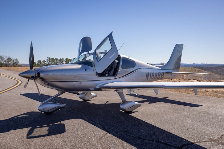 Cirrus SR22T G6 GTS Exterior