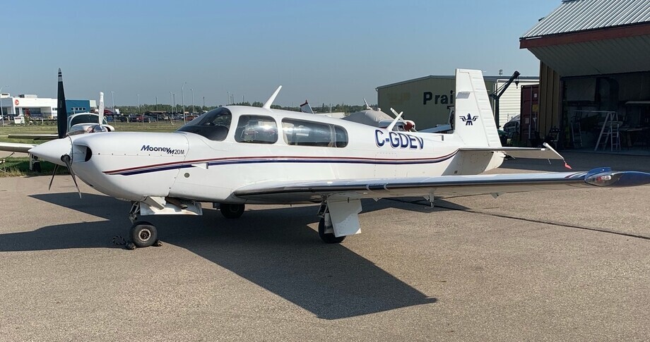 Mooney M20M Exterior