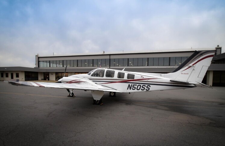 Beechcraft 58 Baron Exterior