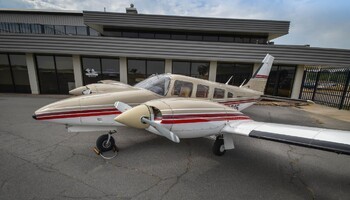 Piper Seneca II Exterior